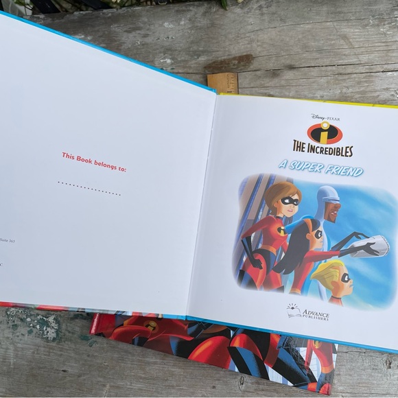 The incredibles set of two children’s books - Picture 4 of 5